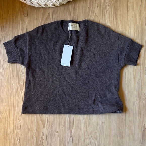 ELLE & RILEY Sweaters - Essential Cashmere Crew Tee